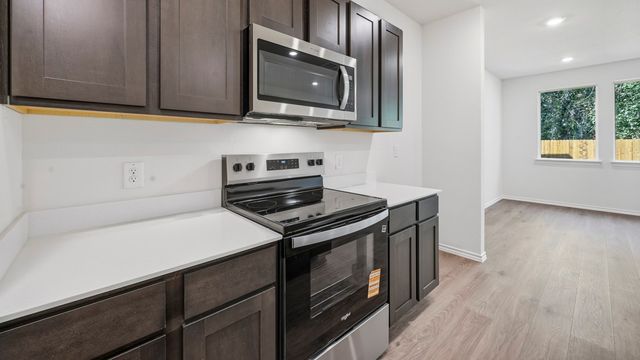 221 Tall Cedar Way, Princeton, TX 75407