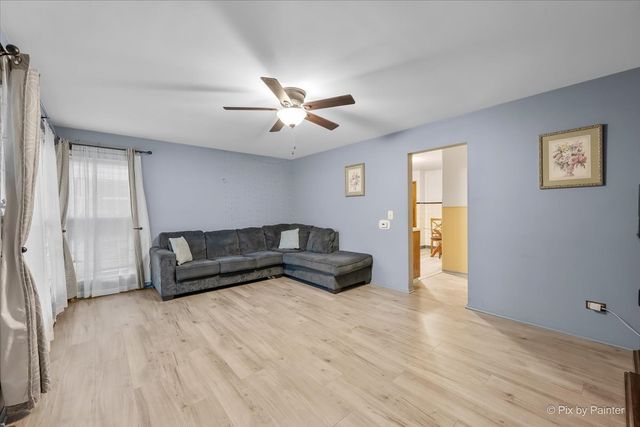 115 S Du Bois Avenue, Elgin, IL 60123