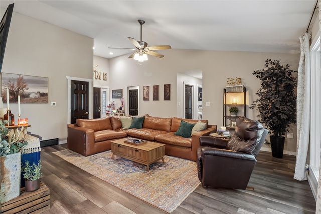 216 W 13th Street S, Newton, IA 50208