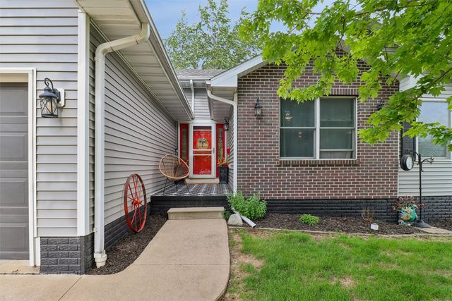 216 W 13th Street S, Newton, IA 50208