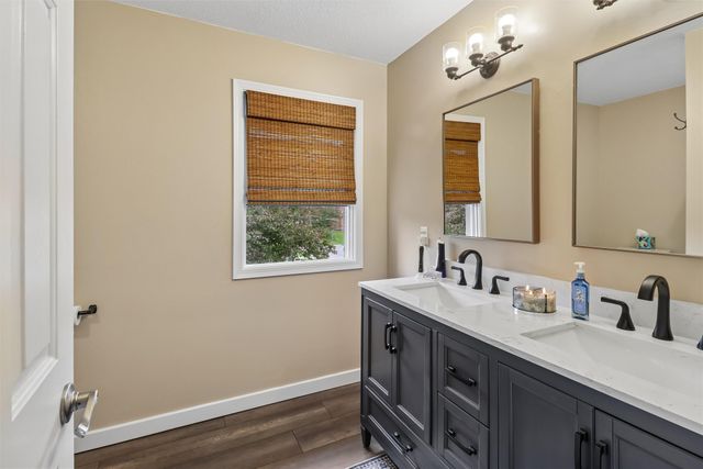 216 W 13th Street S, Newton, IA 50208