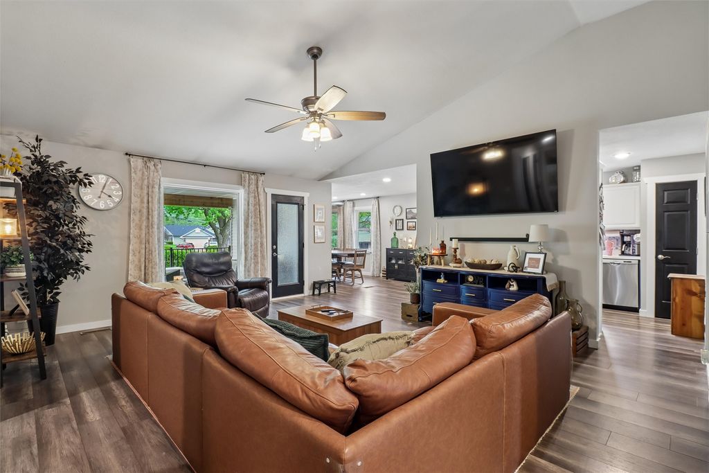 216 W 13th Street S, Newton, IA 50208