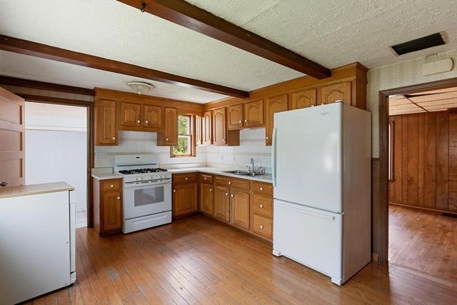 19 Butler Ave, Wakefield, MA 01880