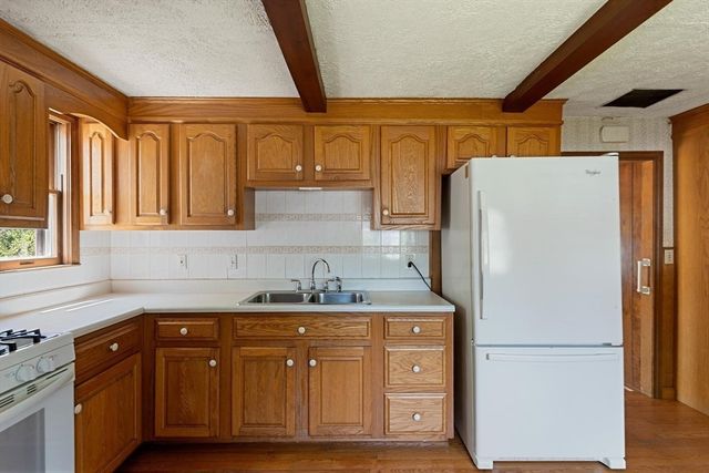 19 Butler Ave, Wakefield, MA 01880