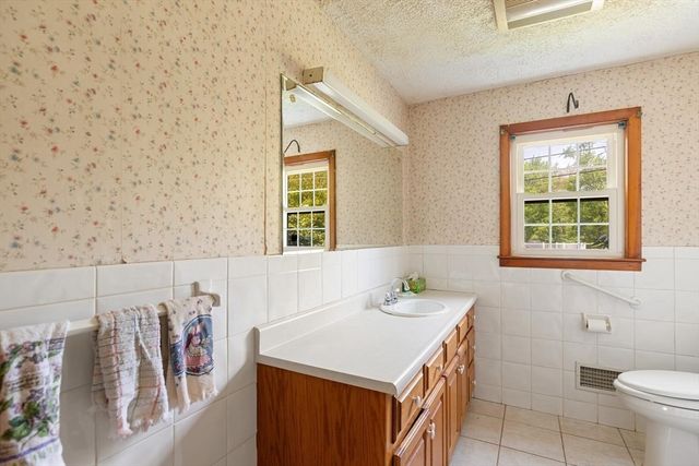 19 Butler Ave, Wakefield, MA 01880