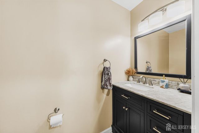 197 Barclay Court, Piscataway, NJ 08854