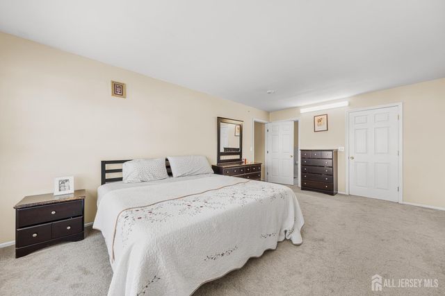 197 Barclay Court, Piscataway, NJ 08854