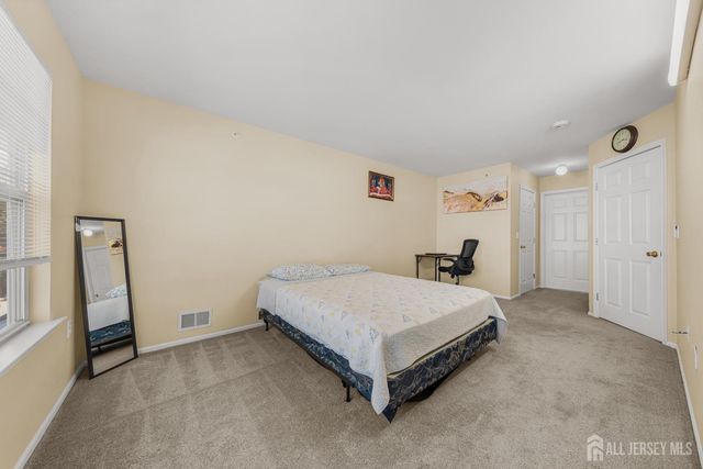 197 Barclay Court, Piscataway, NJ 08854