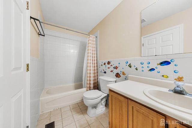 197 Barclay Court, Piscataway, NJ 08854