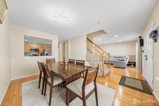 197 Barclay Court, Piscataway, NJ 08854
