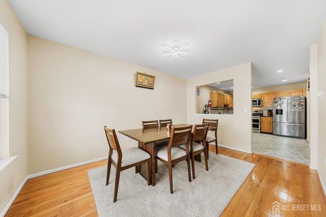 197 Barclay Court, Piscataway, NJ 08854