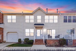 197 Barclay Court, Piscataway, NJ 08854