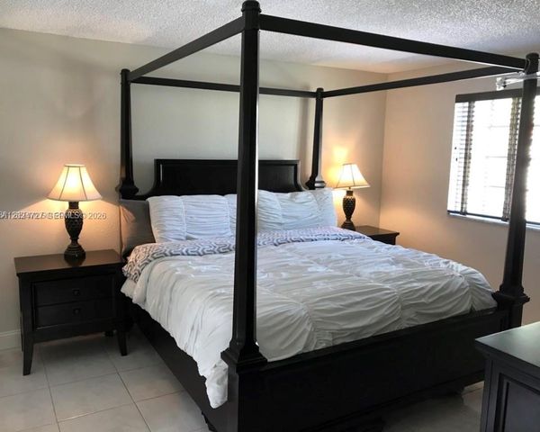 15302 SW 180th Ter, Miami, FL 33187