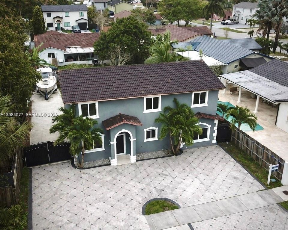 15302 SW 180th Ter, Miami, FL 33187