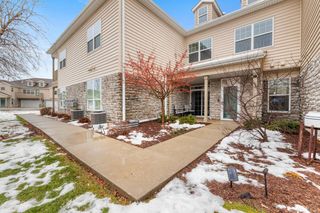 N17W26475 Meadowgrass CIRCLE #G, Pewaukee, WI 53072