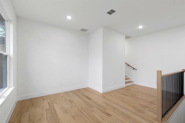 913 Bayonne Street, Dallas, TX 75212