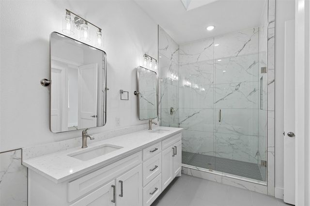 913 Bayonne Street, Dallas, TX 75212