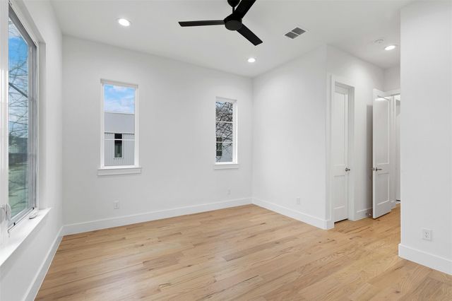 913 Bayonne Street, Dallas, TX 75212