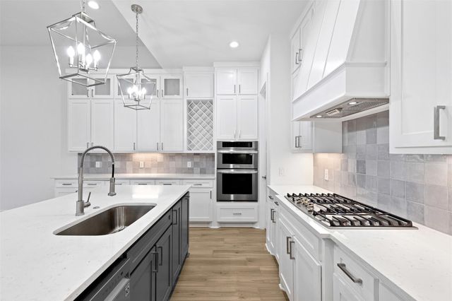 913 Bayonne Street, Dallas, TX 75212