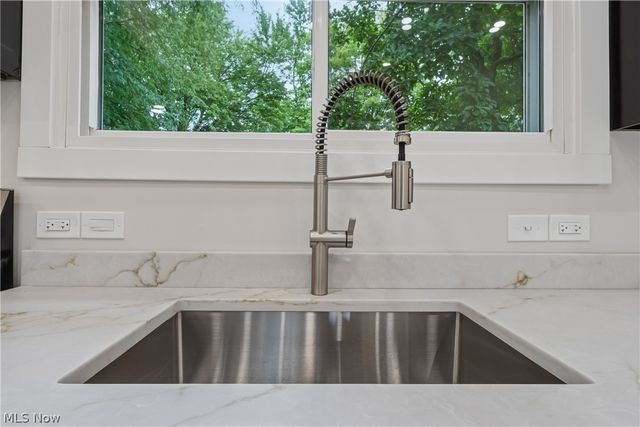 50 S Glencoe Drive, Akron, OH 44319