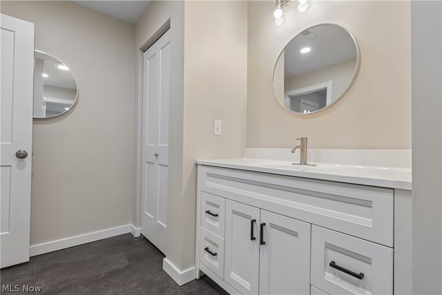 50 S Glencoe Drive, Akron, OH 44319