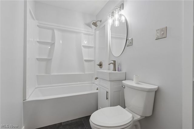 50 S Glencoe Drive, Akron, OH 44319