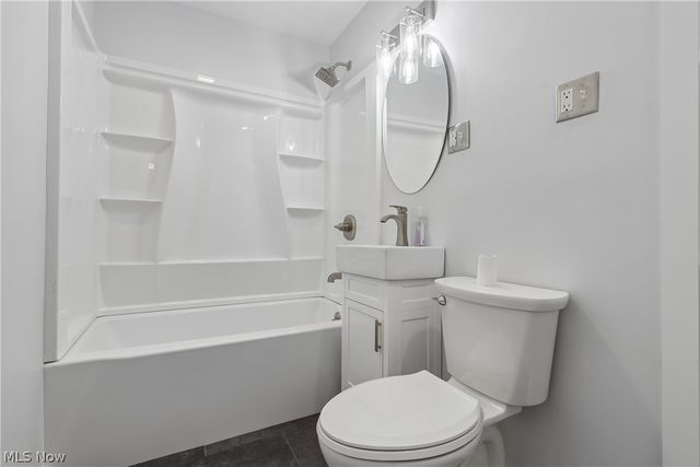 50 S Glencoe Drive, Akron, OH 44319