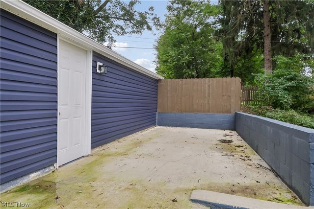 50 S Glencoe Drive, Akron, OH 44319