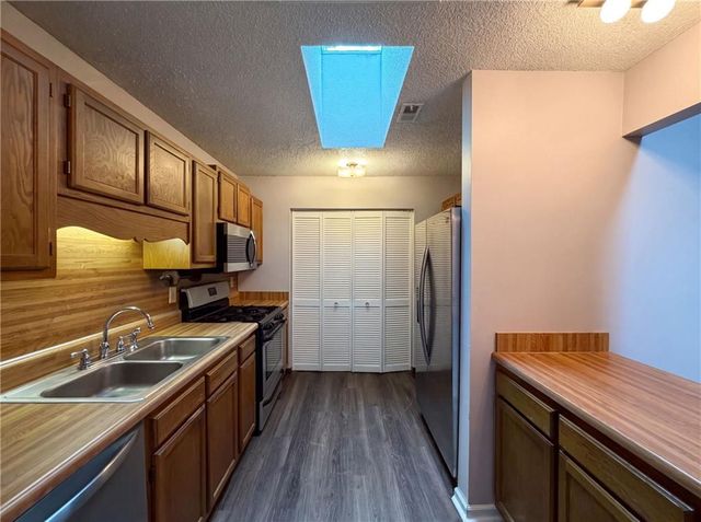 282 Toweridge Drive SW, Marietta, GA 30064