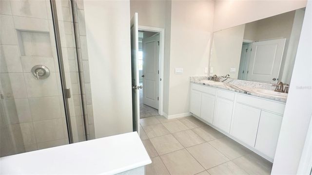 17915 CANTARINA COVE, Lakewood Ranch, FL 34211