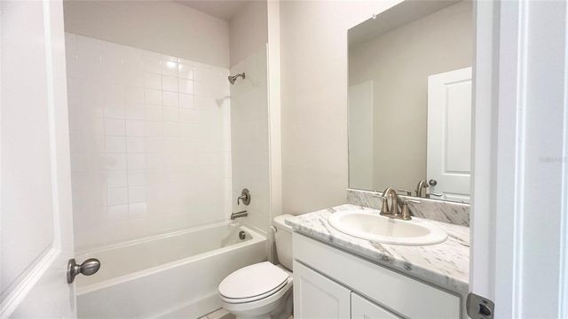 17915 CANTARINA COVE, Lakewood Ranch, FL 34211