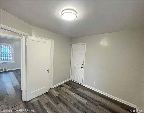 6037 Piedmont Street, Detroit, MI 48228