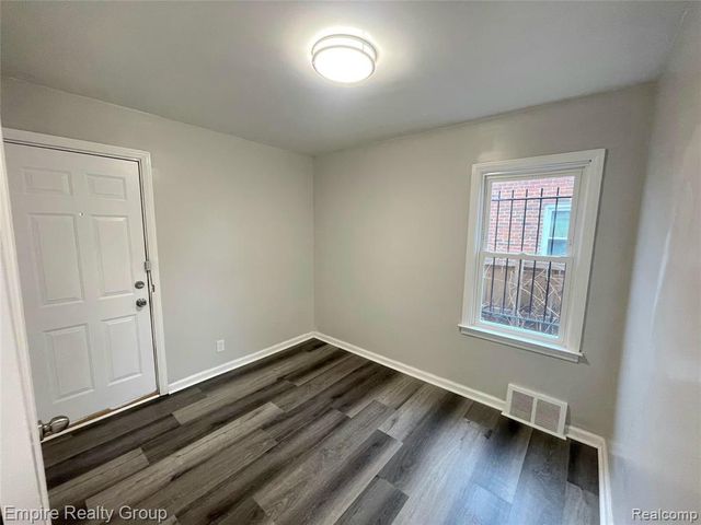 6037 Piedmont Street, Detroit, MI 48228