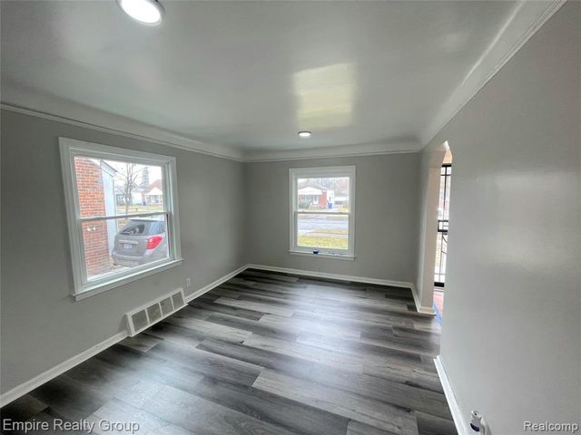 6037 Piedmont Street, Detroit, MI 48228