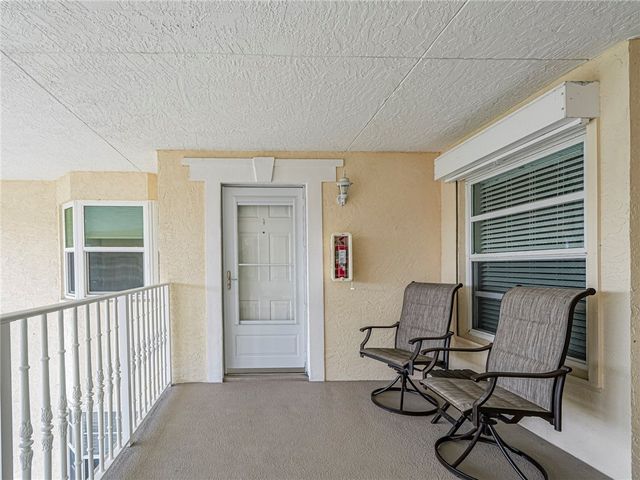 720 Lake Orchid Circle 201, Vero Beach, FL 32962