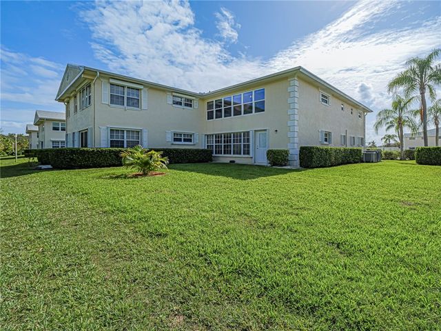 720 Lake Orchid Circle 201, Vero Beach, FL 32962