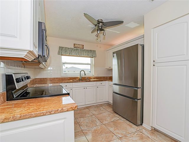 720 Lake Orchid Circle 201, Vero Beach, FL 32962