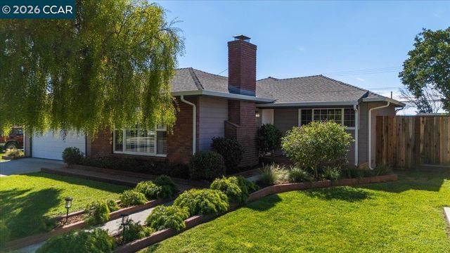 141 Del Mar Dr., Salinas, CA 93901