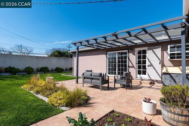 141 Del Mar Dr., Salinas, CA 93901