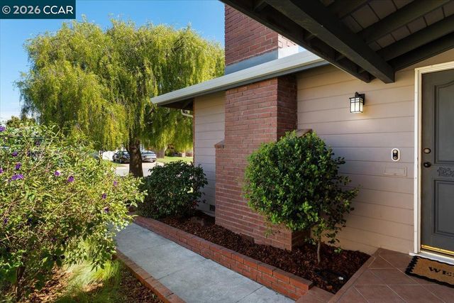 141 Del Mar Dr., Salinas, CA 93901