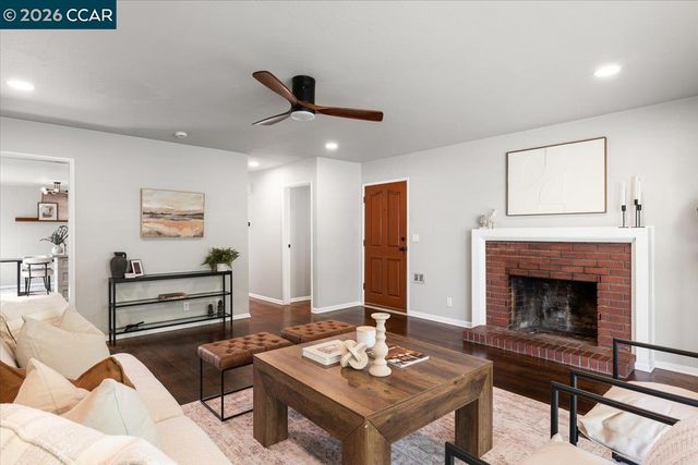 141 Del Mar Dr., Salinas, CA 93901