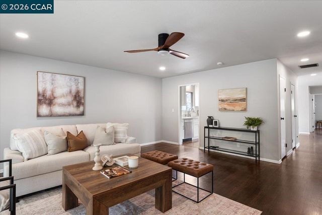 141 Del Mar Dr., Salinas, CA 93901