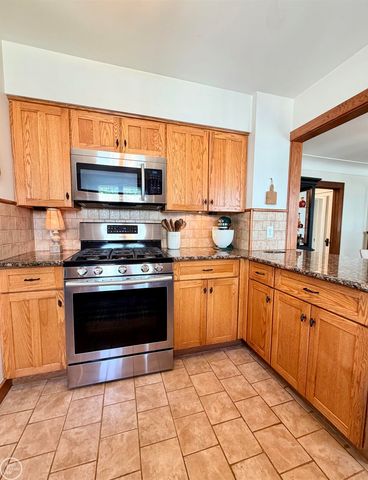 452 Maple Street, Plymouth, MI 48170