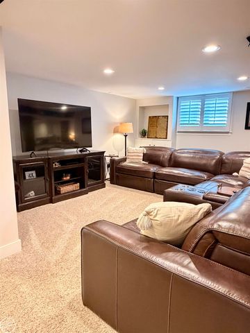 452 Maple Street, Plymouth, MI 48170