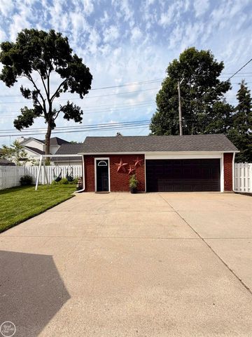 452 Maple Street, Plymouth, MI 48170