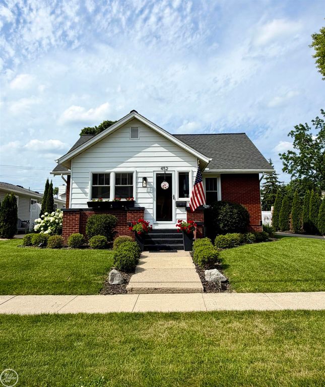 452 Maple Street, Plymouth, MI 48170