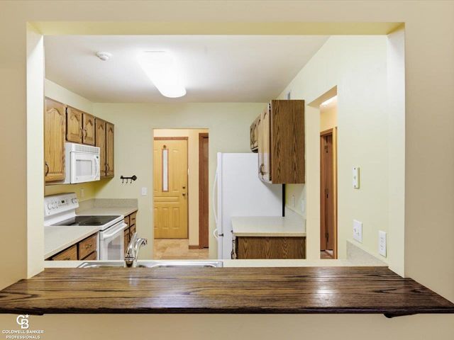7262 Lakeshore Road, Lakeport, MI 48059