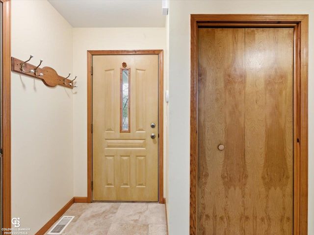 7262 Lakeshore Road, Lakeport, MI 48059
