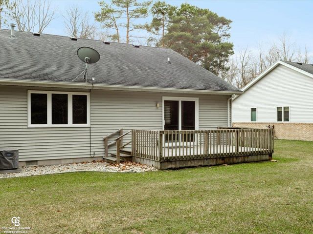 7262 Lakeshore Road, Lakeport, MI 48059