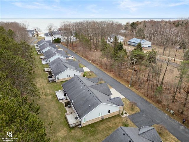 7262 Lakeshore Road, Lakeport, MI 48059